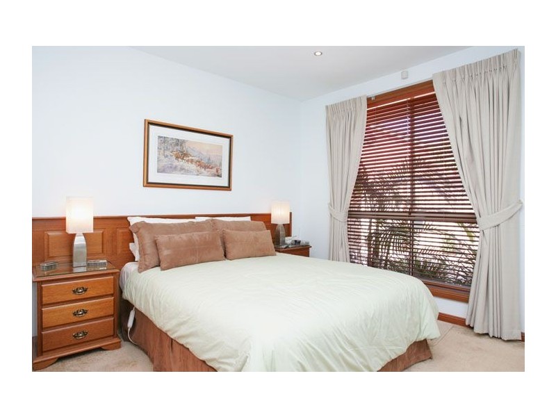 2/21 Waratah Avenue, Tullamarine VIC 3043