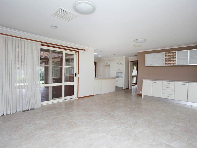 25 Hevershem Grove, Greenvale VIC 3059