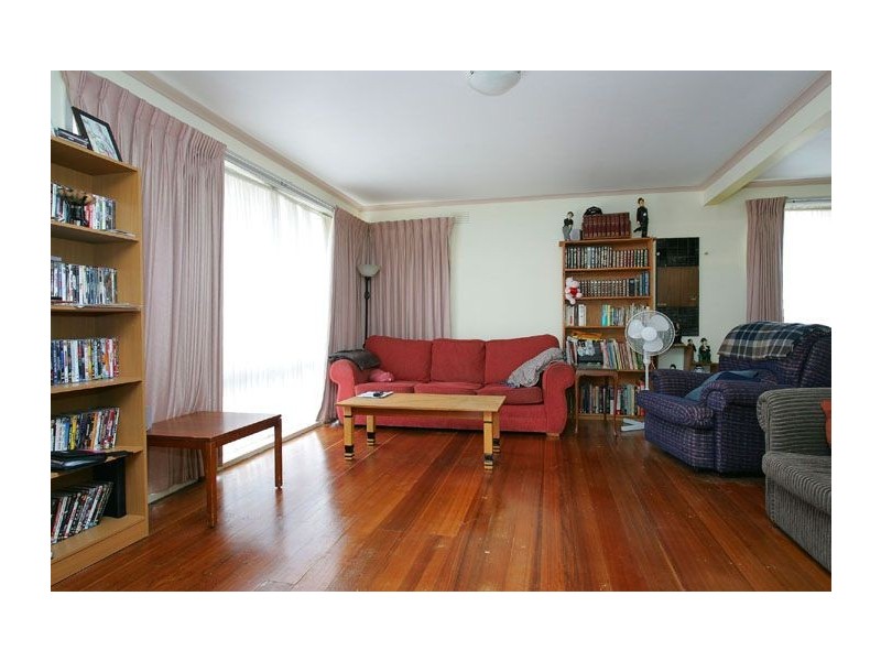 27 North Circular Road, Gladstone Park VIC 3043