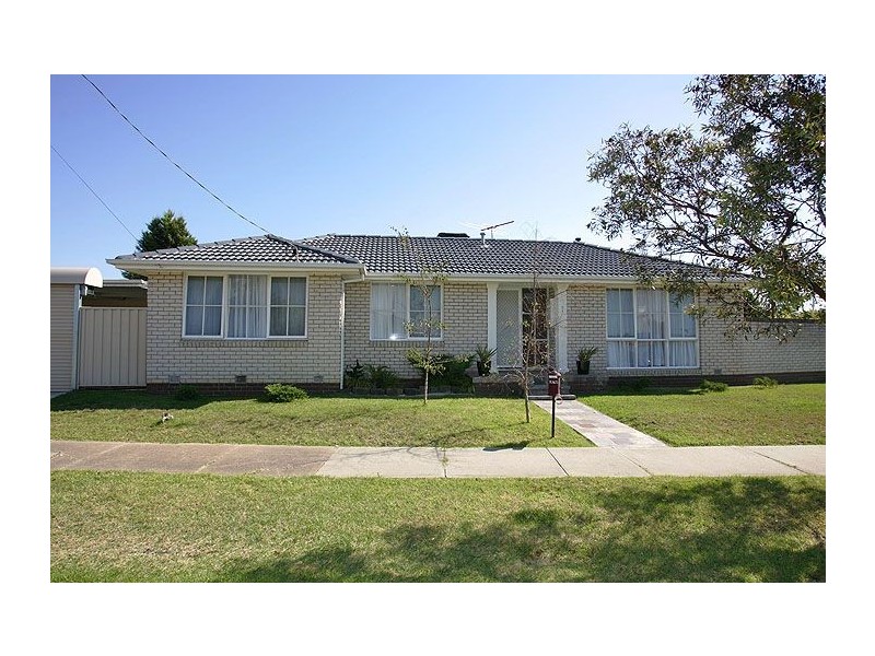 1 Midway Close, Gladstone Park VIC 3043
