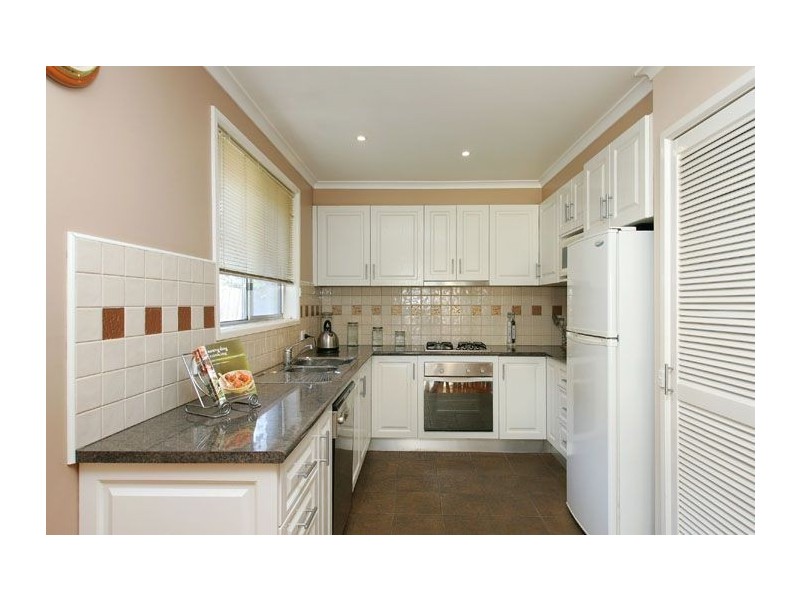 1 Midway Close, Gladstone Park VIC 3043