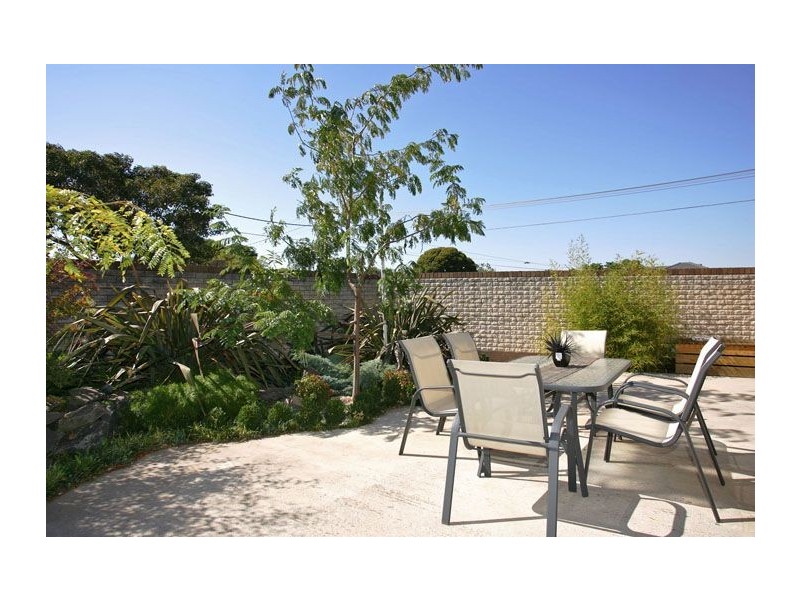 1 Midway Close, Gladstone Park VIC 3043