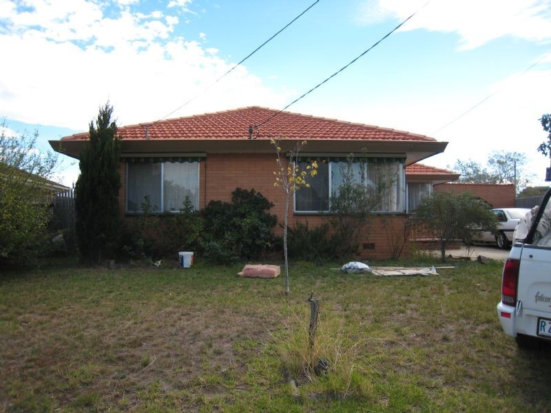 15 Burnleigh Drive, Gladstone Park VIC 3043