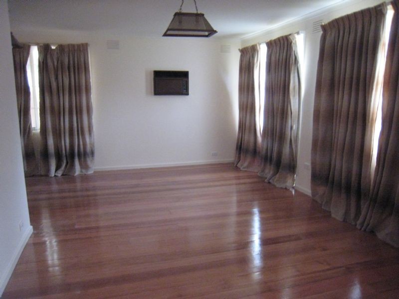 287 Carrick Drive, Gladstone Park VIC 3043