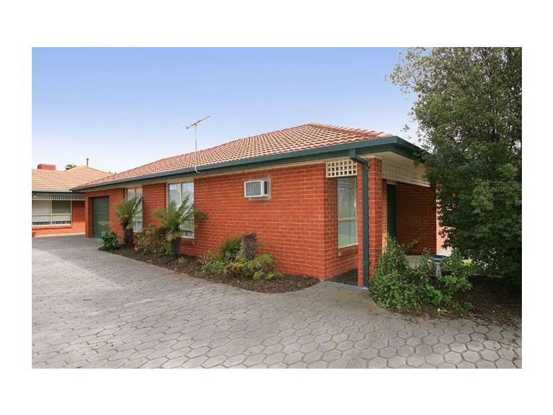 1/3 Waratah Avenue, Tullamarine VIC 3043