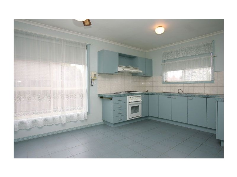 1/3 Waratah Avenue, Tullamarine VIC 3043