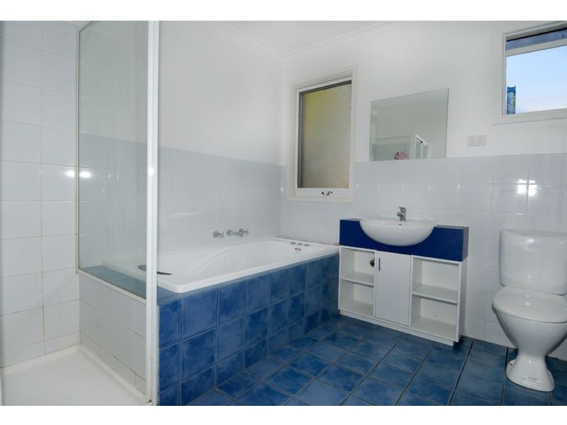 36 Samara Grove, Gladstone Park VIC 3043