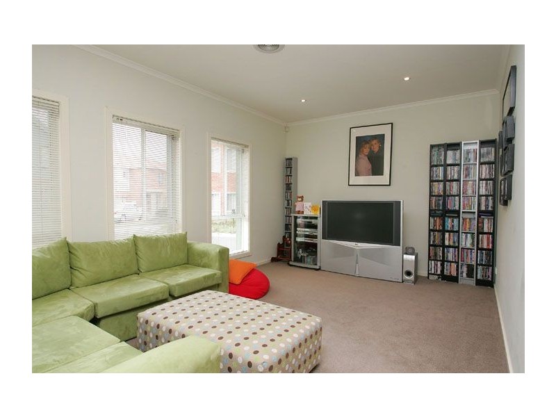 31 Balerno Circuit, Gowanbrae VIC 3043