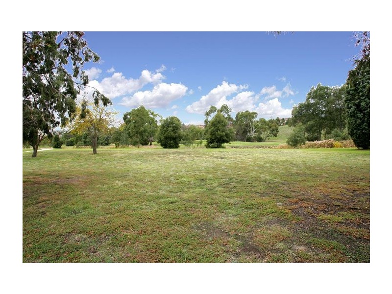 2 Birk Court, Gowanbrae VIC 3043