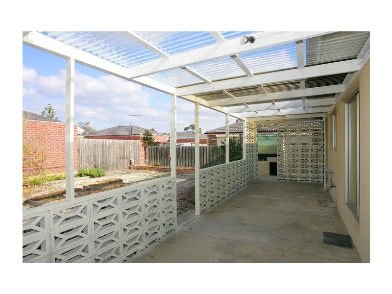 15 Carol Grove, Tullamarine VIC 3043