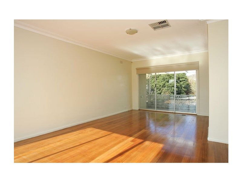 15 Carol Grove, Tullamarine VIC 3043