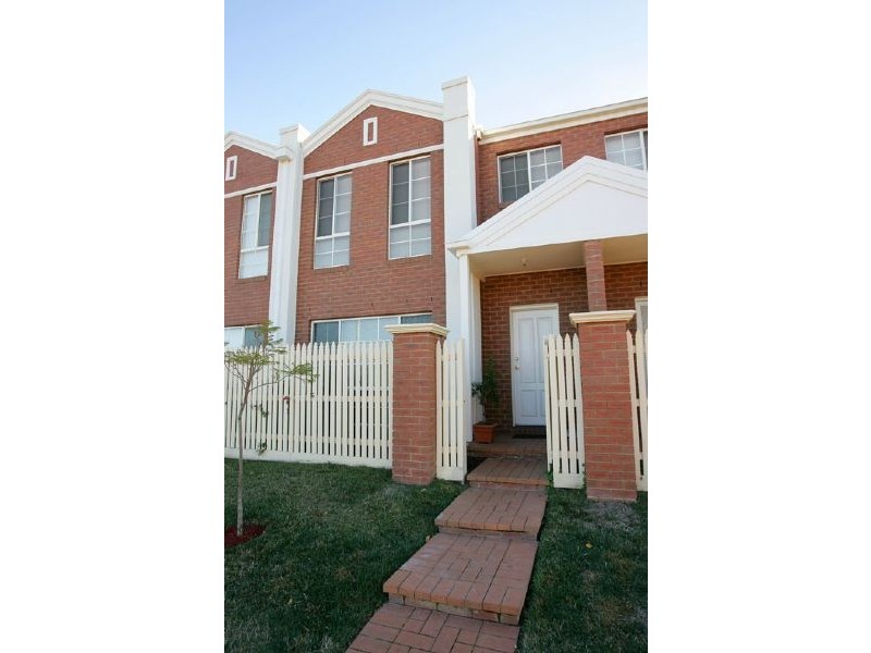 25 The Crest, Attwood VIC 3049