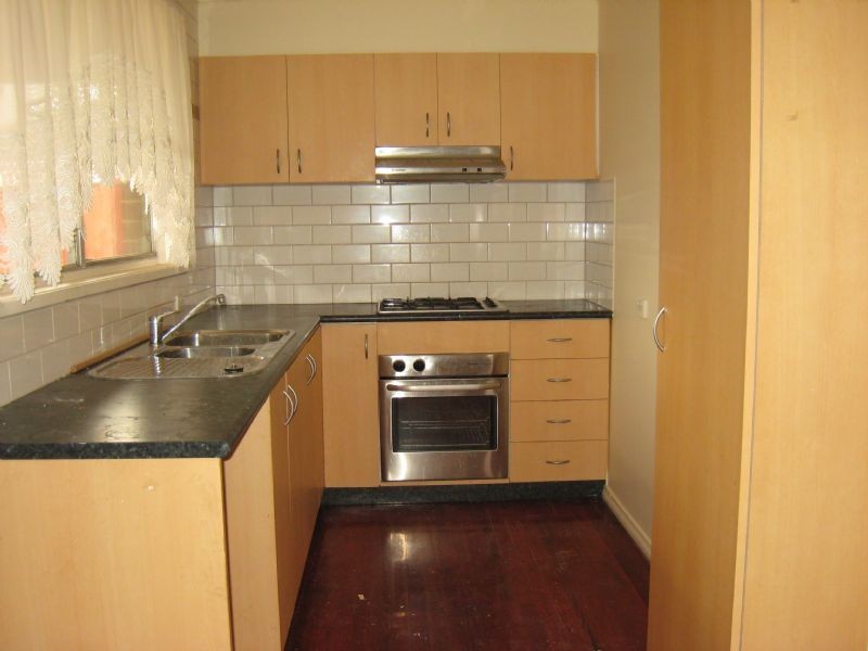 8 Crosby Close, Gladstone Park VIC 3043