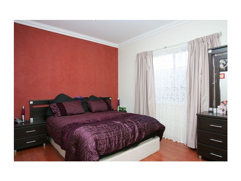 2/46 Waratah Avenue, Tullamarine VIC 3043