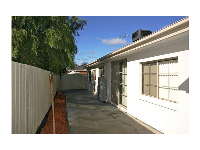 2/46 Waratah Avenue, Tullamarine VIC 3043