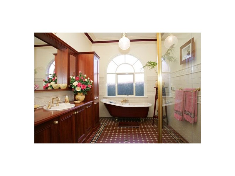 4 Chadwick Lane, Attwood VIC 3049