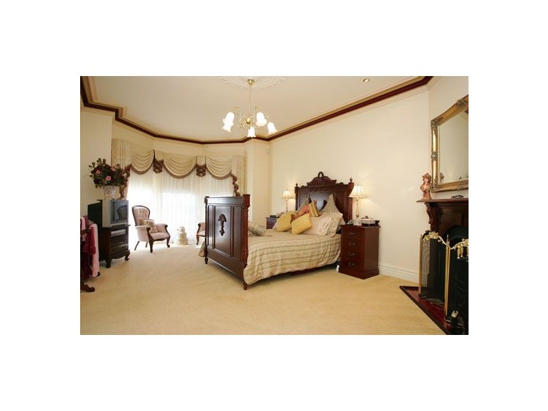 4 Chadwick Lane, Attwood VIC 3049