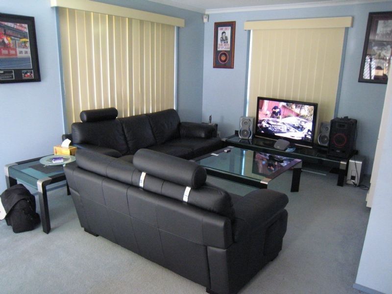 42 McIntyre Road, Roxburgh Park VIC 3064