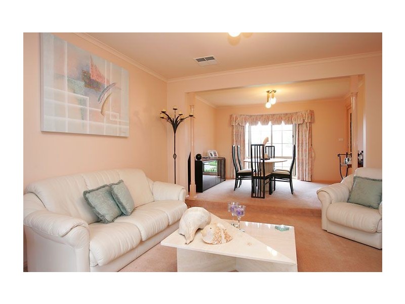 10 Hawick Court, Greenvale VIC 3059