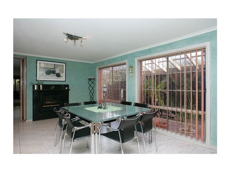 10 Hawick Court, Greenvale VIC 3059