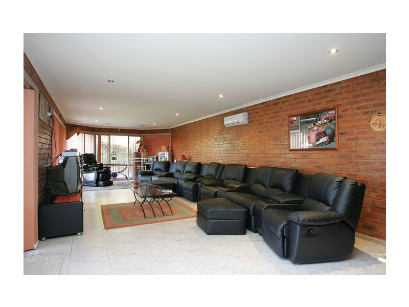 10 Hawick Court, Greenvale VIC 3059