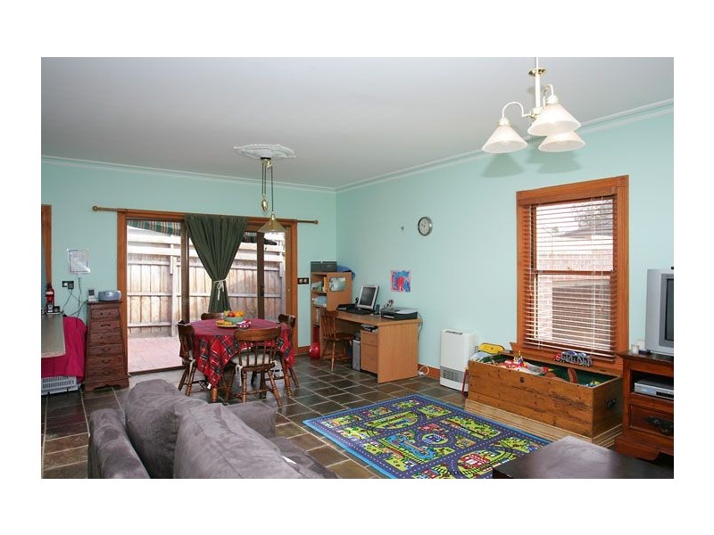 2/10 Forman Street, Westmeadows VIC 3049