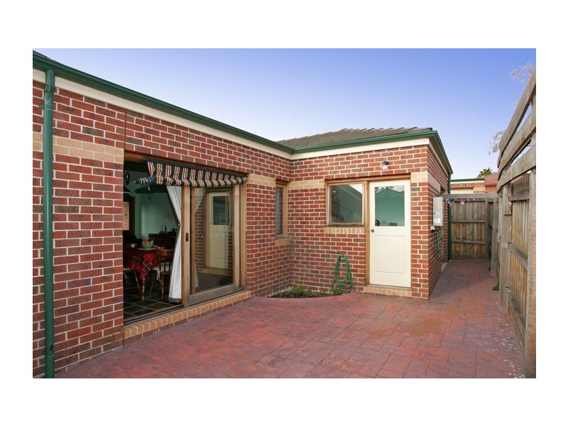 2/10 Forman Street, Westmeadows VIC 3049