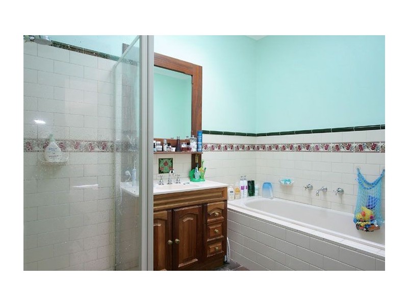 2/10 Forman Street, Westmeadows VIC 3049