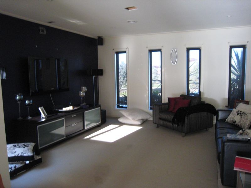 27 Orlando Drive, Roxburgh Park VIC 3064