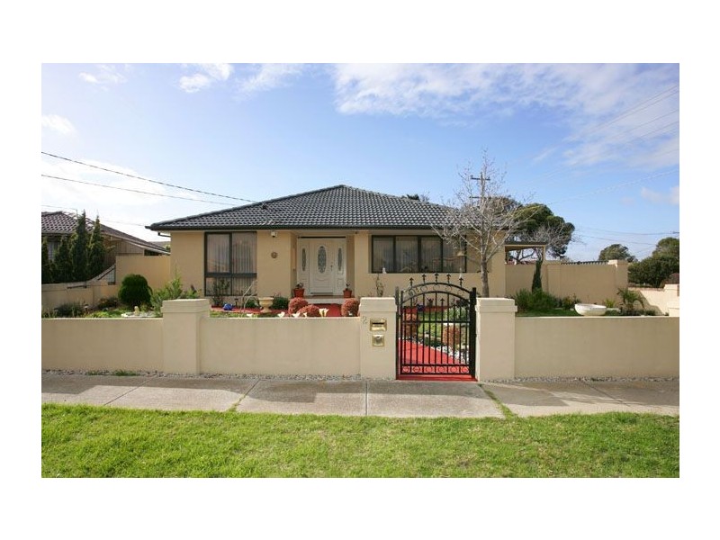 2 Archer Court, Gladstone Park VIC 3043