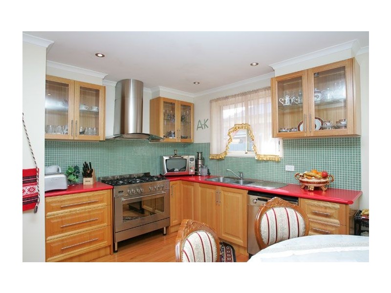 2 Archer Court, Gladstone Park VIC 3043