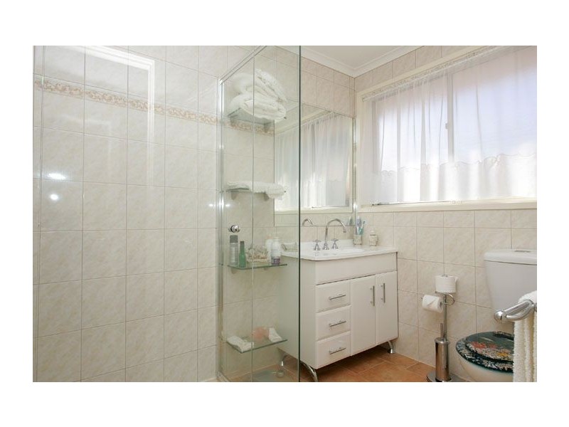 2 Archer Court, Gladstone Park VIC 3043