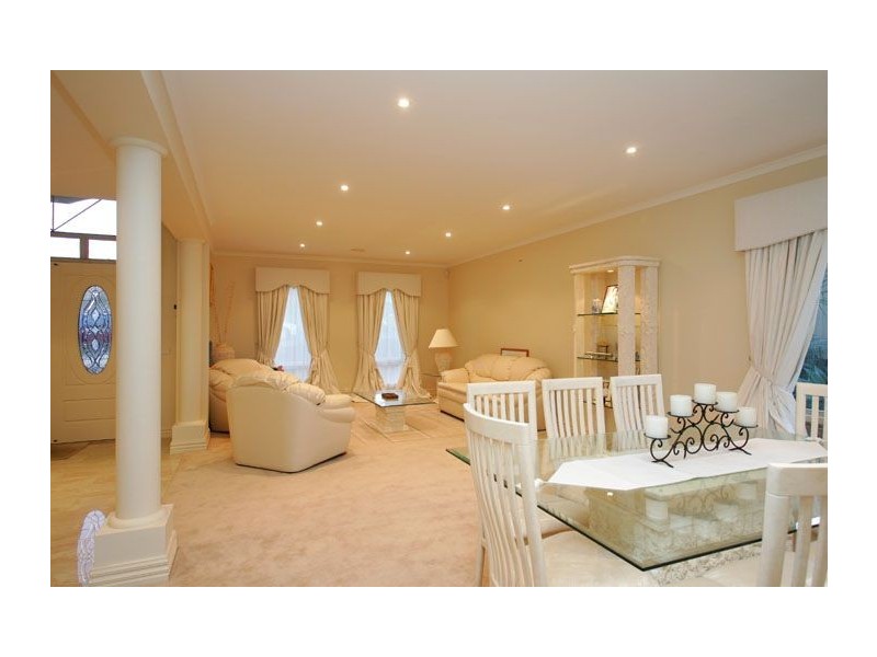 12 Linlithgow Way, Greenvale VIC 3059