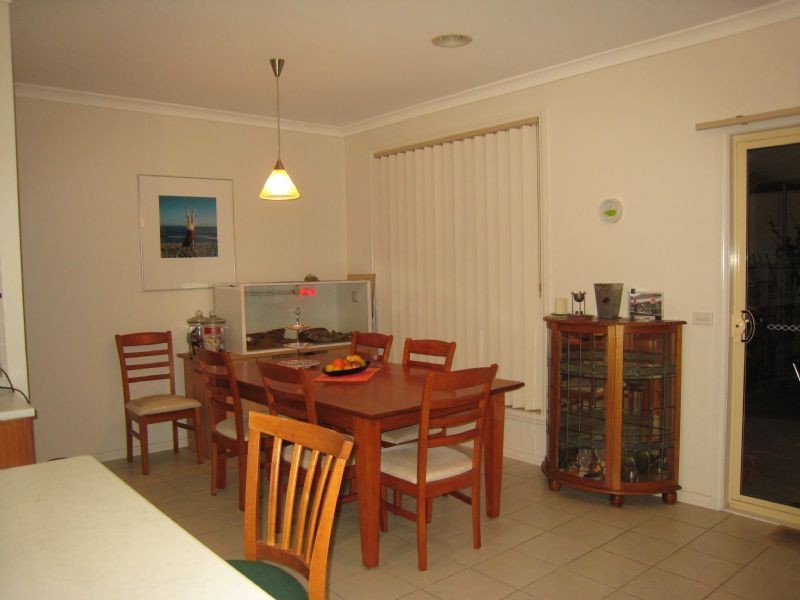 2/23 Waratah Avenue, Tullamarine VIC 3043