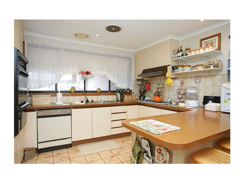 4 Lyre Court, Gladstone Park VIC 3043