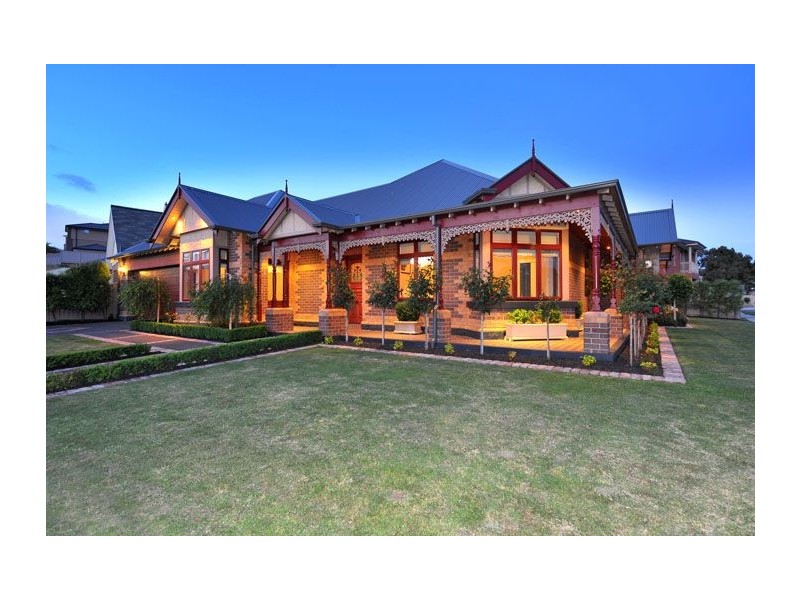 2 Kings College Court, Attwood VIC 3049