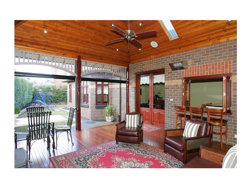 2 Kings College Court, Attwood VIC 3049