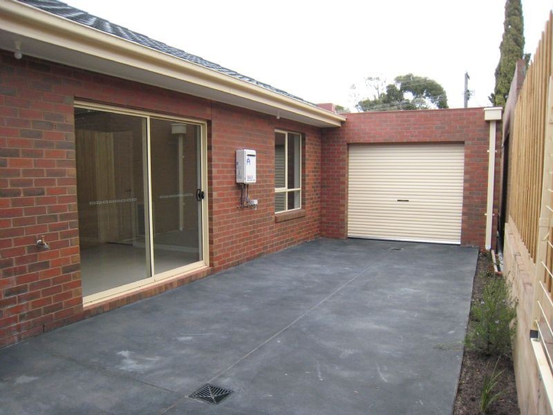 2/18 Pascoe Street, Westmeadows VIC 3049