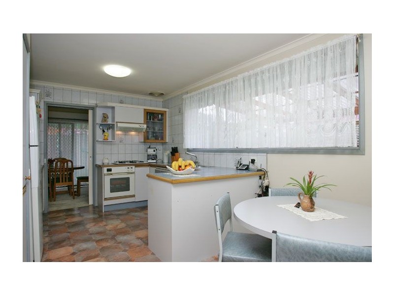 6 Booth Court, Gladstone Park VIC 3043