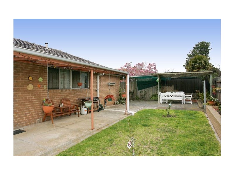 6 Booth Court, Gladstone Park VIC 3043