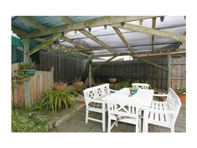 6 Booth Court, Gladstone Park VIC 3043