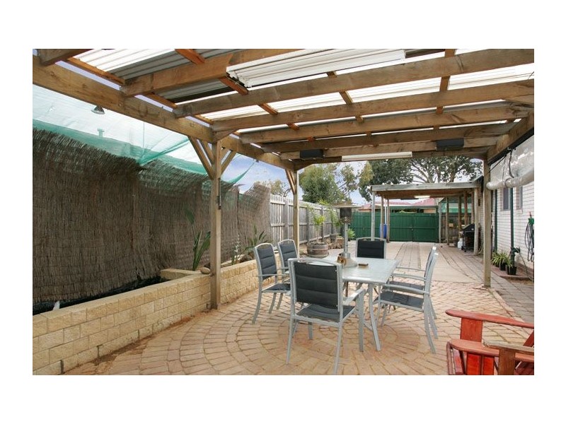 12 Parnell Crescent, Gladstone Park VIC 3043