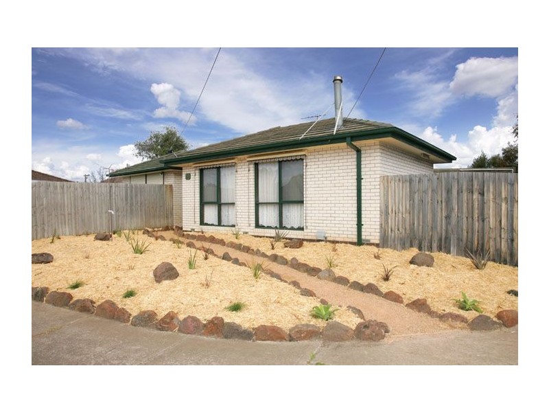 12 Parnell Crescent, Gladstone Park VIC 3043