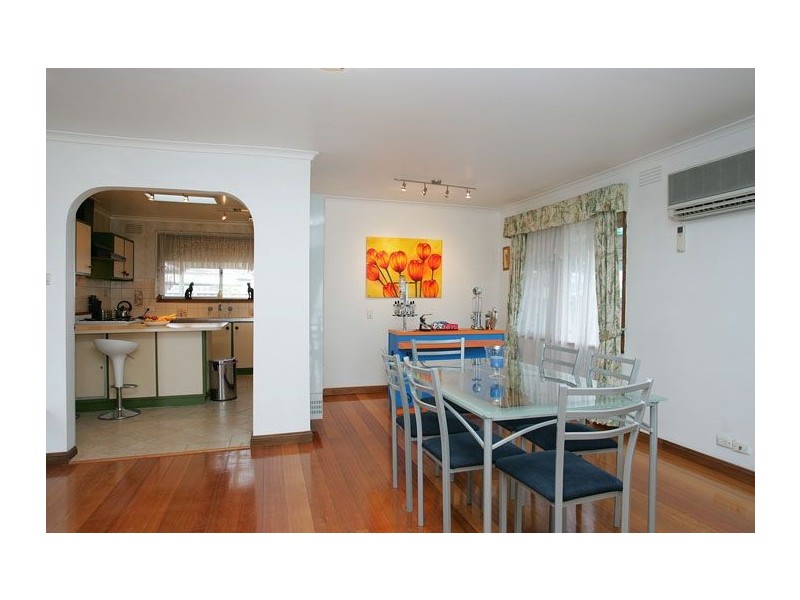 12 Parnell Crescent, Gladstone Park VIC 3043