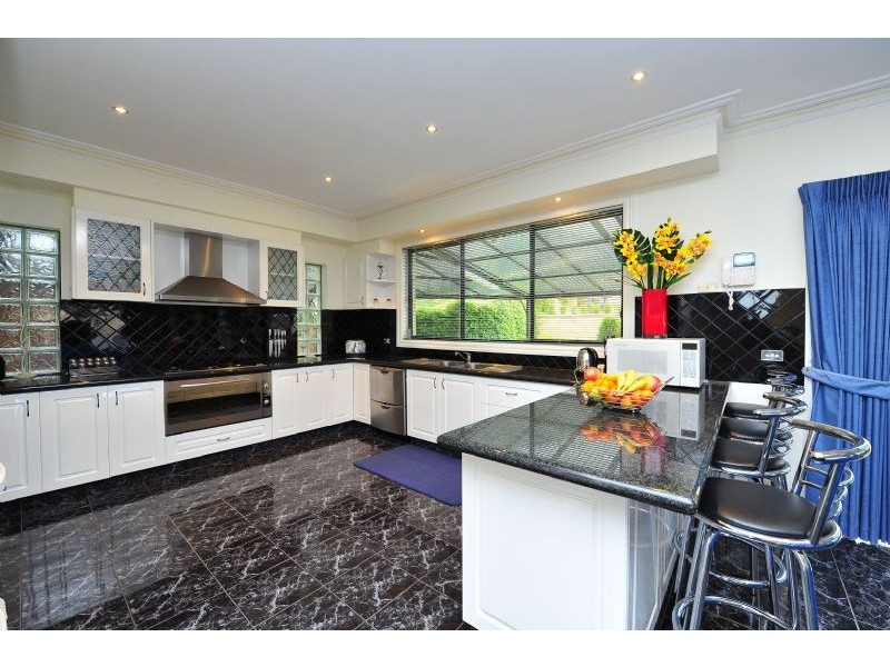 25 Lanark Way, Gowanbrae VIC 3043