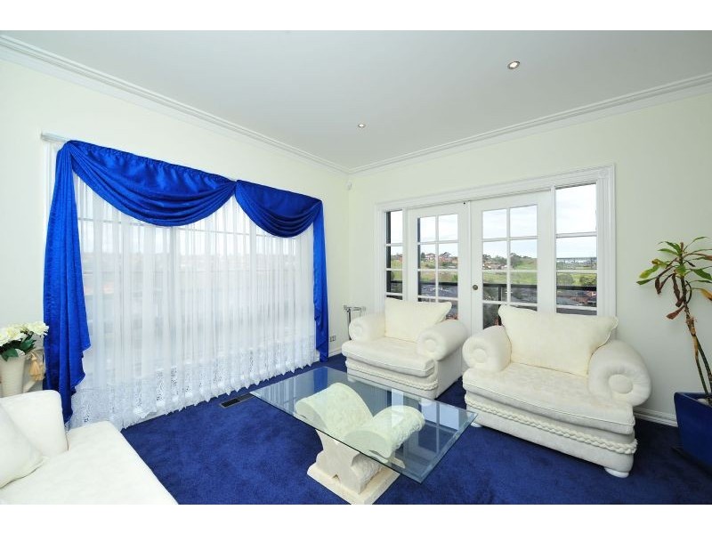 25 Lanark Way, Gowanbrae VIC 3043