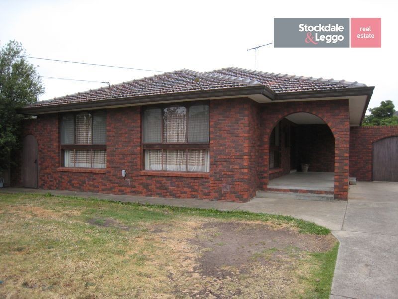 13 Gaynor Crescent, Gladstone Park VIC 3043