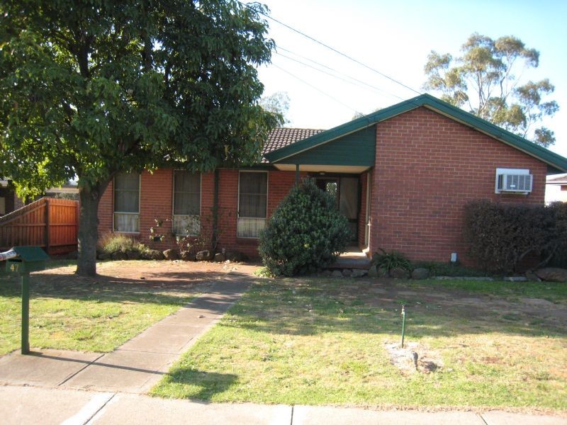 47 Snaefell Crescent, Gladstone Park VIC 3043