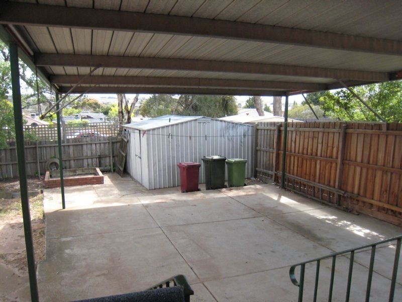 47 Snaefell Crescent, Gladstone Park VIC 3043