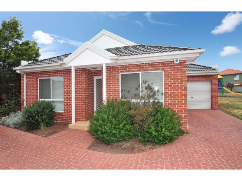30 Balerno Circ, Gowanbrae VIC 3043
